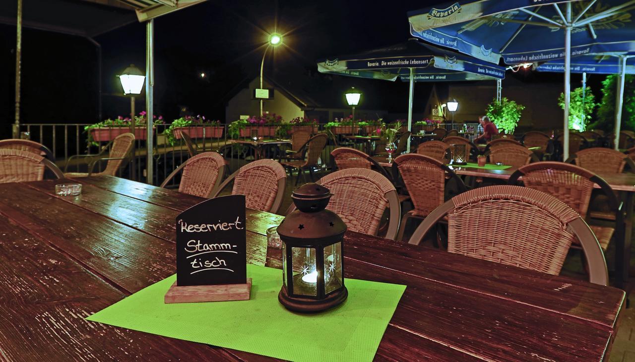 Restaurant Gruener Baum Hotel Leidersbach Luaran gambar